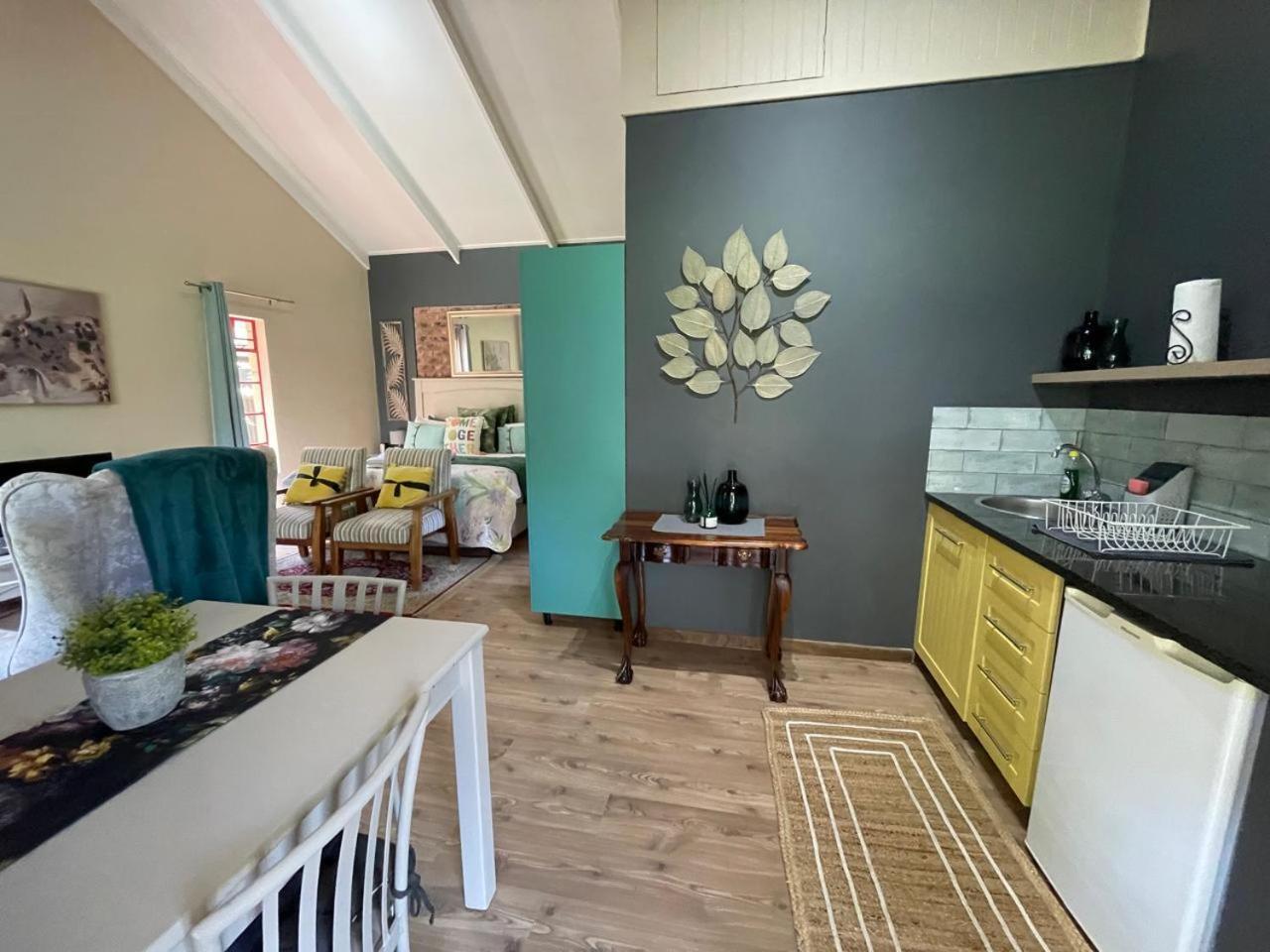 Periwinkle, Grove ,Acorn & Sage Cottages Clarens Extérieur photo