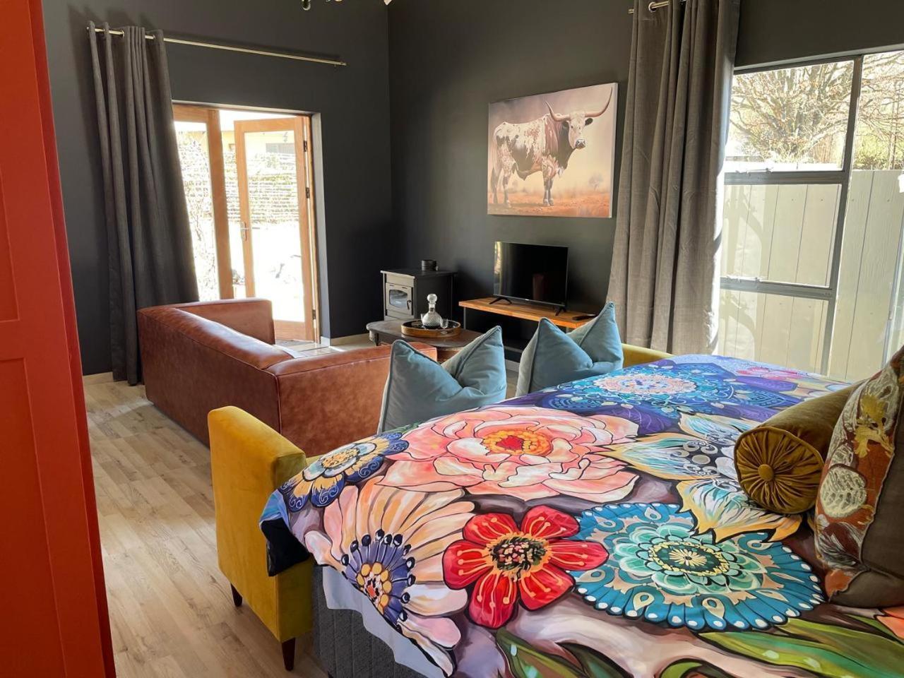 Periwinkle, Grove ,Acorn & Sage Cottages Clarens Chambre photo