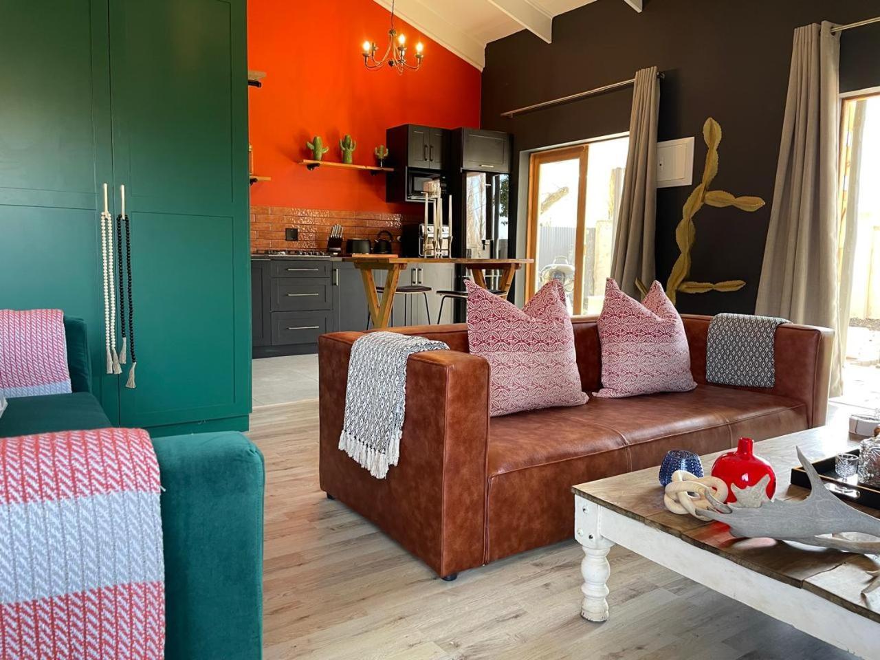 Periwinkle, Grove ,Acorn & Sage Cottages Clarens Chambre photo
