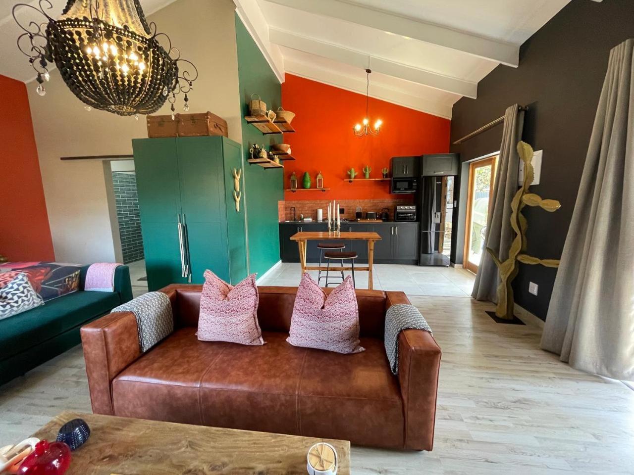 Periwinkle, Grove ,Acorn & Sage Cottages Clarens Chambre photo